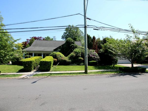 82-04 188 Street , Jamaica Estates, NY 11432