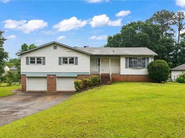 271 Sabrina Court, Woodstock, GA 30188