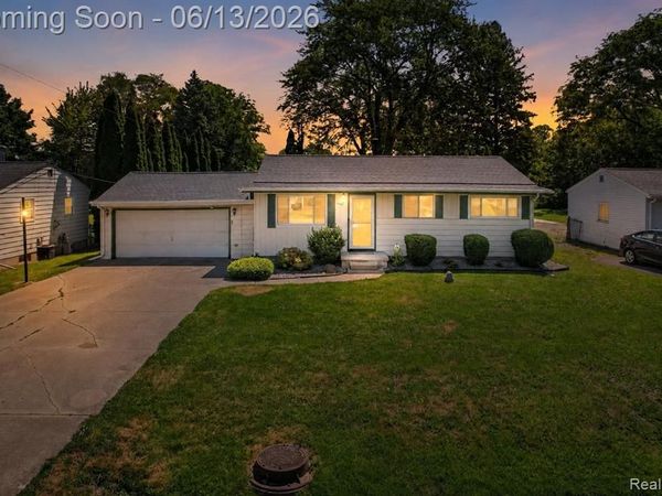 4141 Bristolwood Drive, Flint Twp, MI 48507