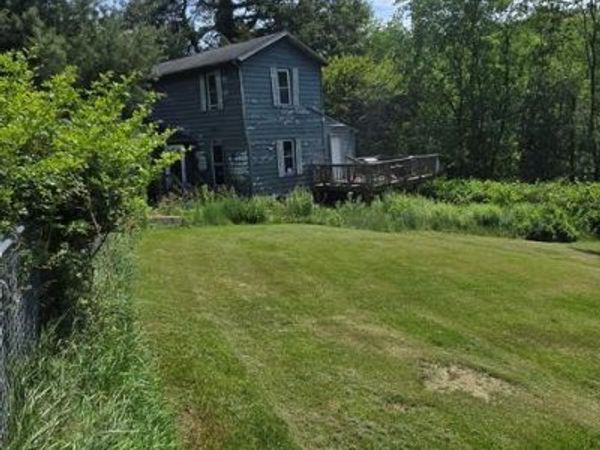 136 Beckelheimer st, PEMBERTON, WV 25878