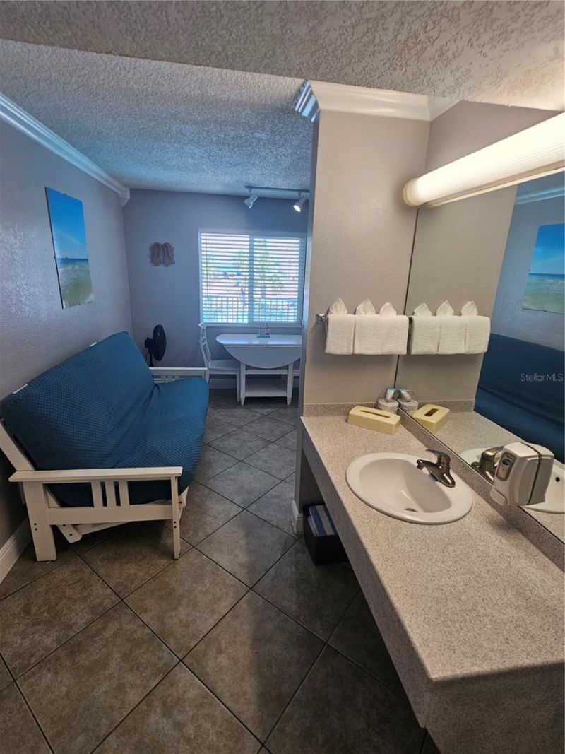 445 S Gulfview Boulevard, Unit 223, Clearwater Beach, FL 33767 Photo