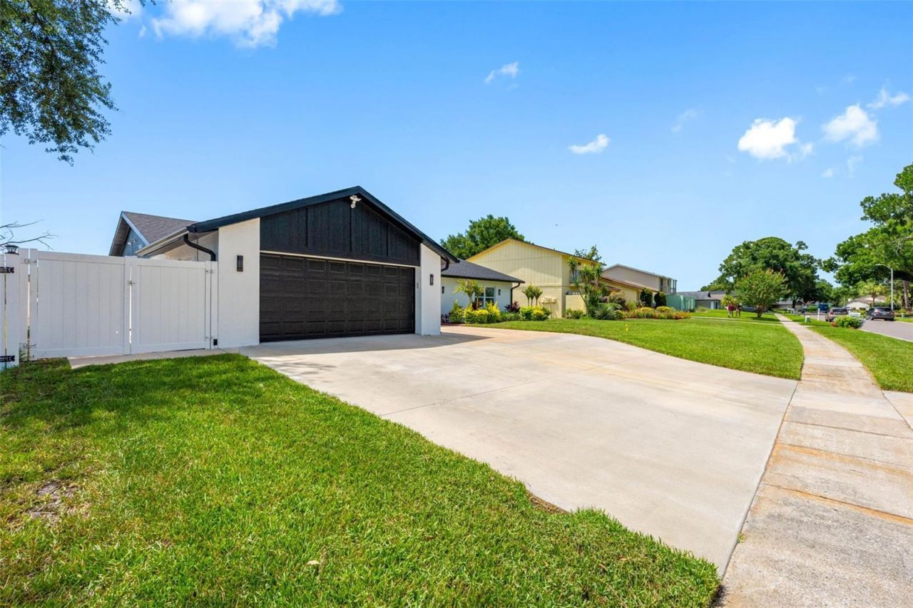 16206 W Course Drive , Tampa, FL 33624 Photo