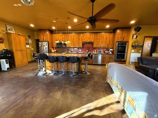996 W SR 24 , Torrey, UT 84775
