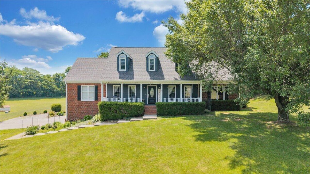 144 E Arrowhead Ct, Troutville, VA 24175 Main Photo