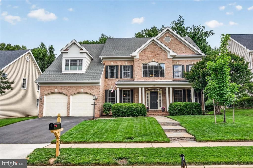13754 Royal Red Terrace, Chantilly, VA 20151 Main Photo