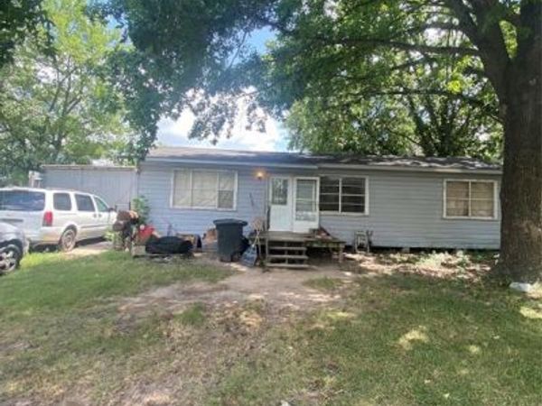 356 E Kansas Street, Van, TX 75790