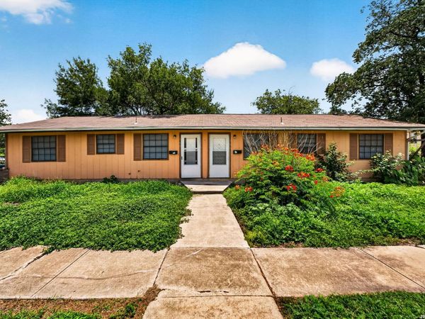 208 BEXAR DR, San Antonio, TX 78228