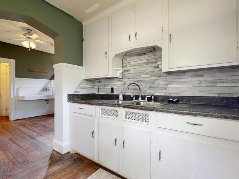 140 Sherman , Mansfield, OH 44906 Photo 6