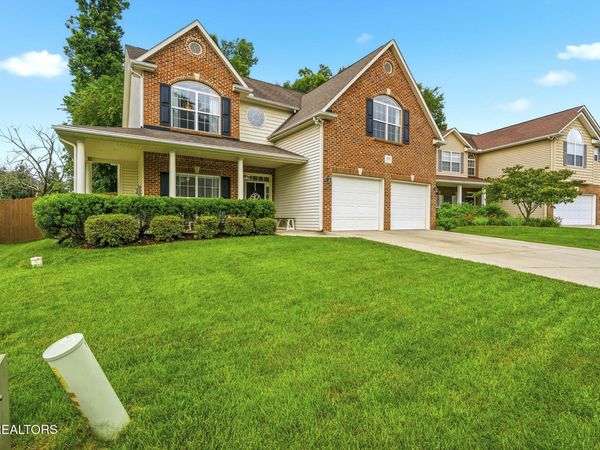 1528 Crescent Oaks Lane, Lenoir City, TN 37772