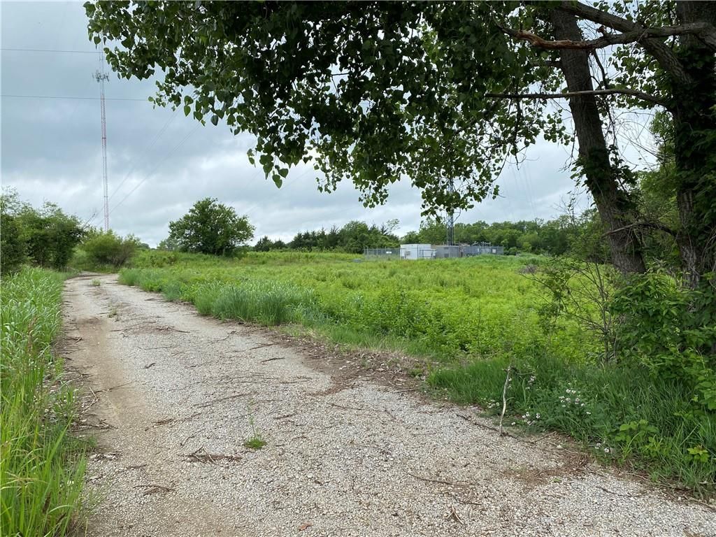 22172 Lone Elm Road, Spring Hill, KS 66083 Main Photo