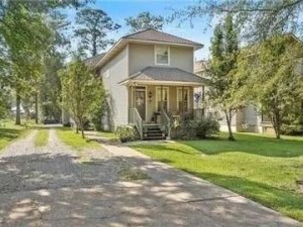 802 CARROLL Street , Mandeville, LA 70448