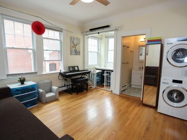 2 Arnold Cir, Unit 1, Cambridge, MA 02138