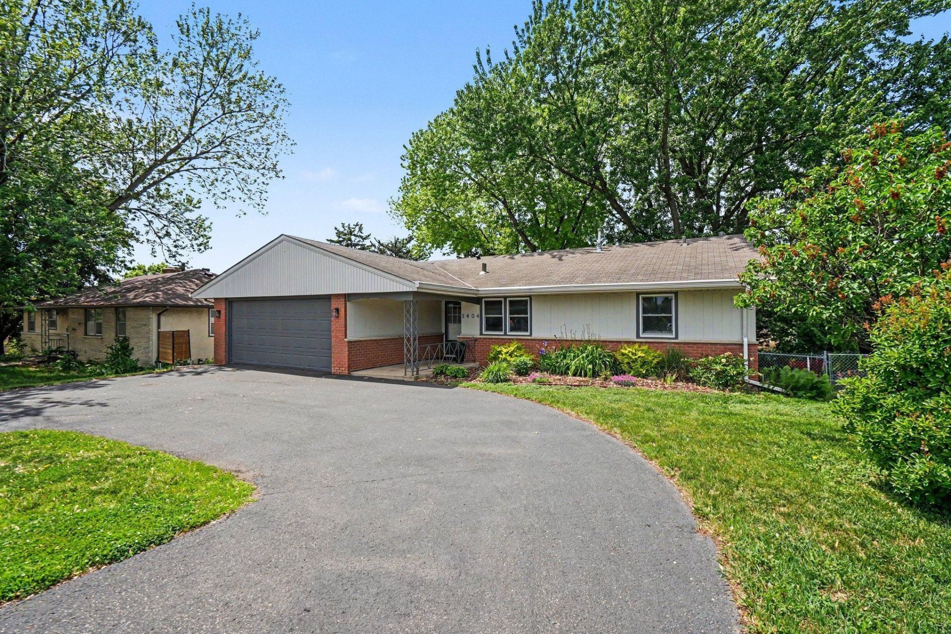 3404 Silver Lake Road NE, Saint Anthony, MN 55418