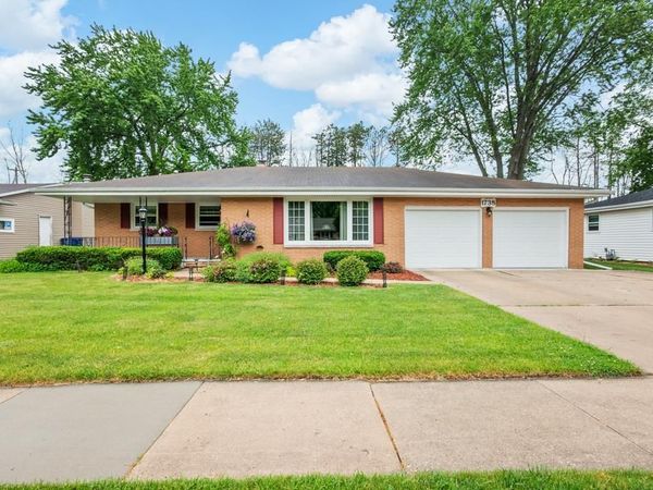 1738 DEBRA LANE, Green Bay, WI 54302