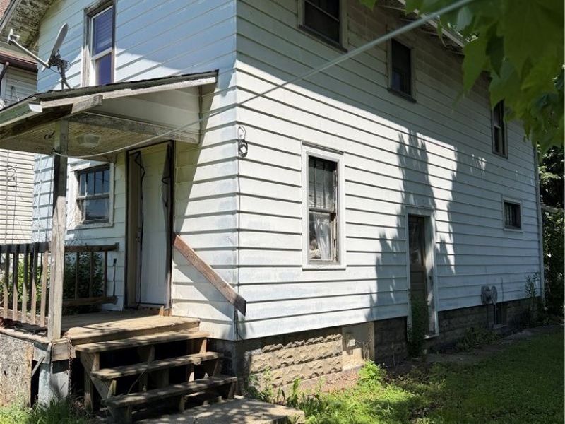 226 2nd Street SW, Brewster, OH 44613 Photo 4