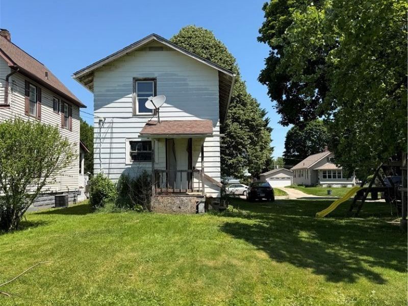 226 2nd Street SW, Brewster, OH 44613 Photo 5