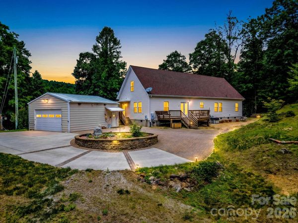 2255 Mount Olivet Road , Zirconia, NC 28790