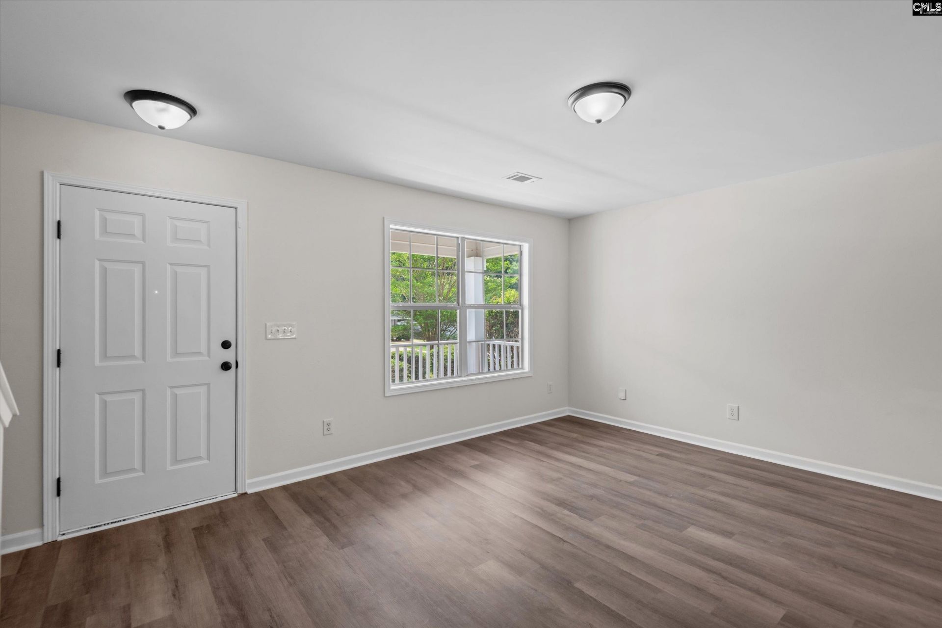 120 Autumn Woods Drive  Photo 4