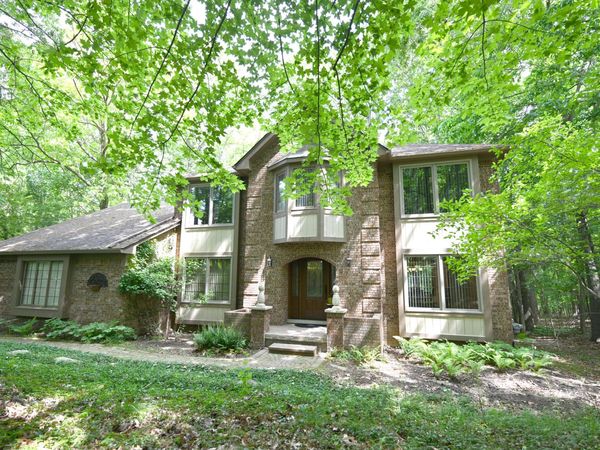 11343 Cloverlawn Drive, Brighton, MI 48114