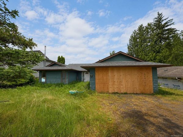 5120 Peel St, Port Hardy, BC V0N 2P0