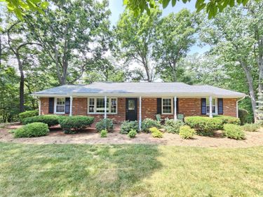 593 Sherwood DR , Blue Ridge, VA 24064