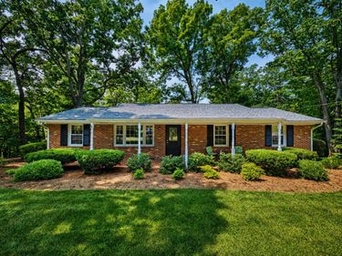 593 Sherwood DR , Blue Ridge, VA 24064