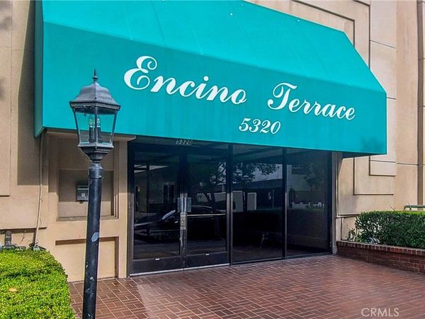 5320 Zelzah Avenue, Unit 201, Encino, CA 91316