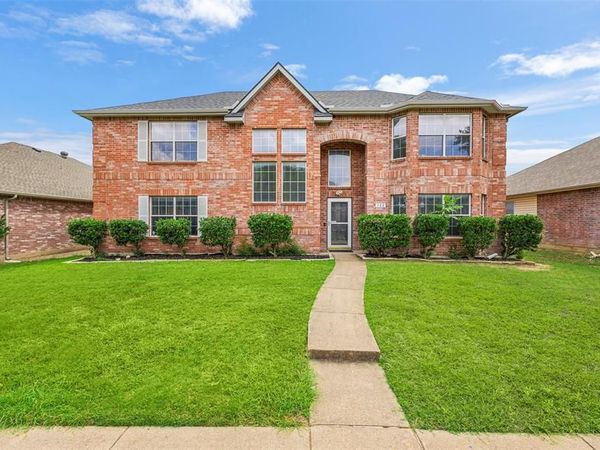 308 Valley Ridge Drive, Red Oak, TX 75154