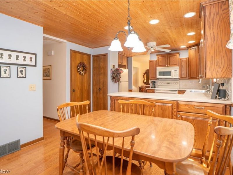 6890 Waltham Street NW, Canton, OH 44708 Photo 17