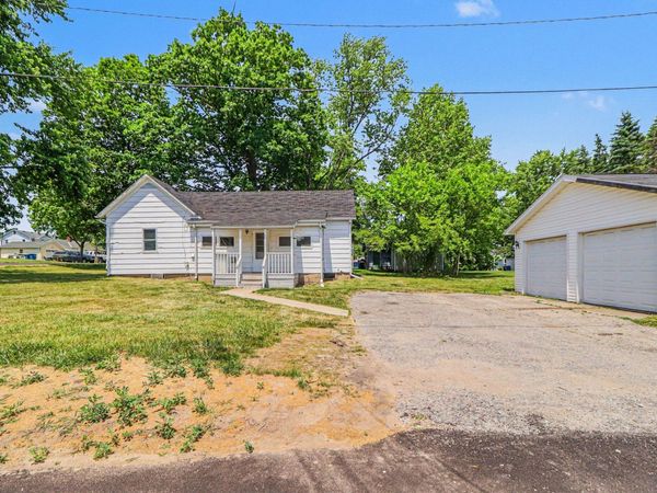 201 N Taylor Street , Hebron, IN 46341