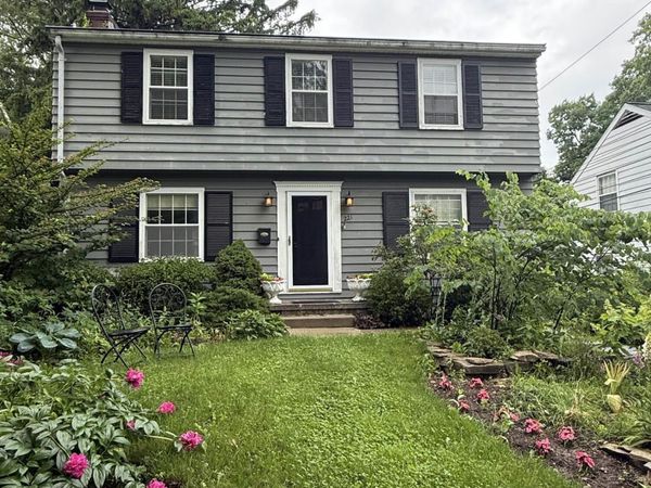 221 Kensington Road, East Lansing, MI 48823