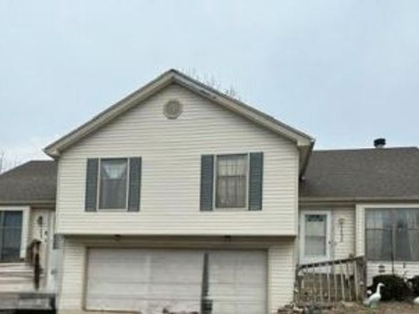 1606 W Spruce Street, Olathe, KS 66061