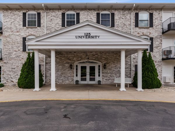 125 N University Dr, Unit 105, West Bend, WI 53095