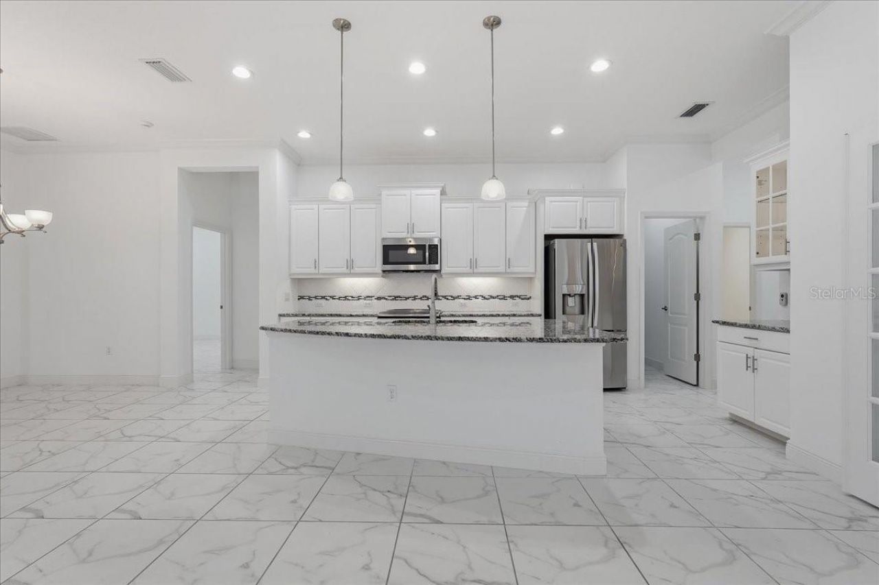 3613 Woodcliff Lake Terrace, Sarasota, FL 34243 Photo