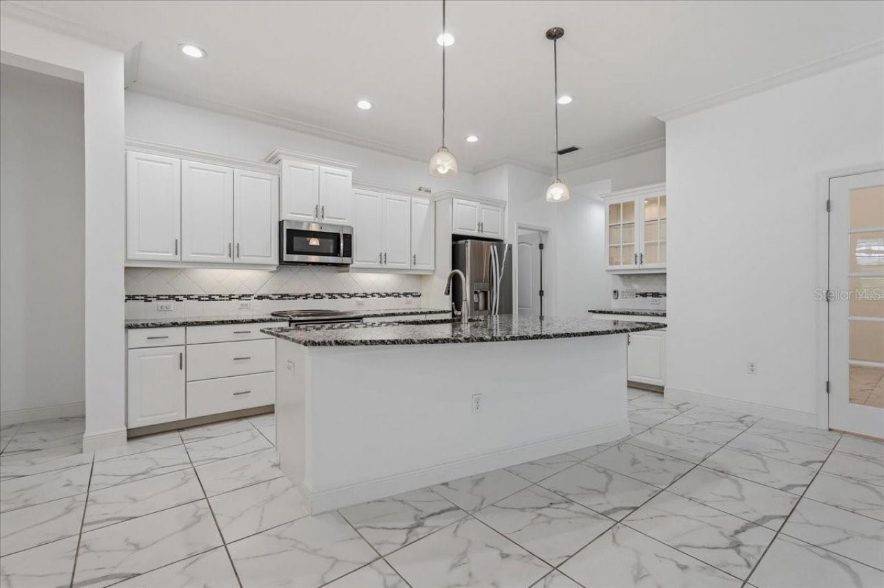 3613 Woodcliff Lake Terrace, Sarasota, FL 34243 Photo