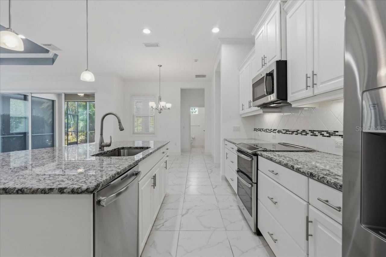 3613 Woodcliff Lake Terrace, Sarasota, FL 34243 Photo