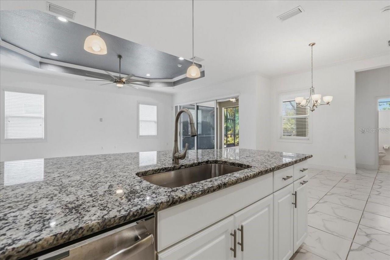 3613 Woodcliff Lake Terrace, Sarasota, FL 34243 Photo