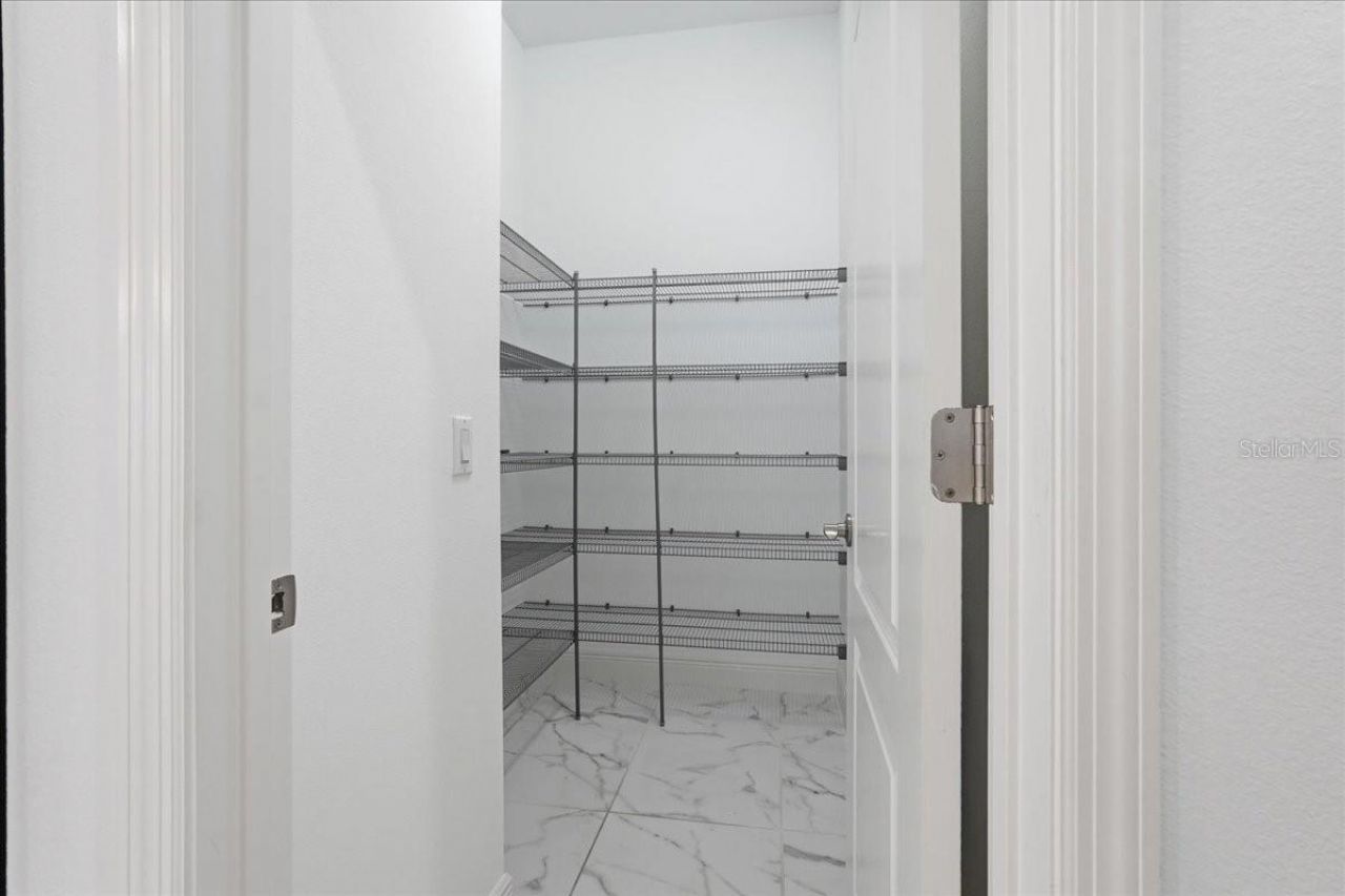 3613 Woodcliff Lake Terrace, Sarasota, FL 34243 Photo