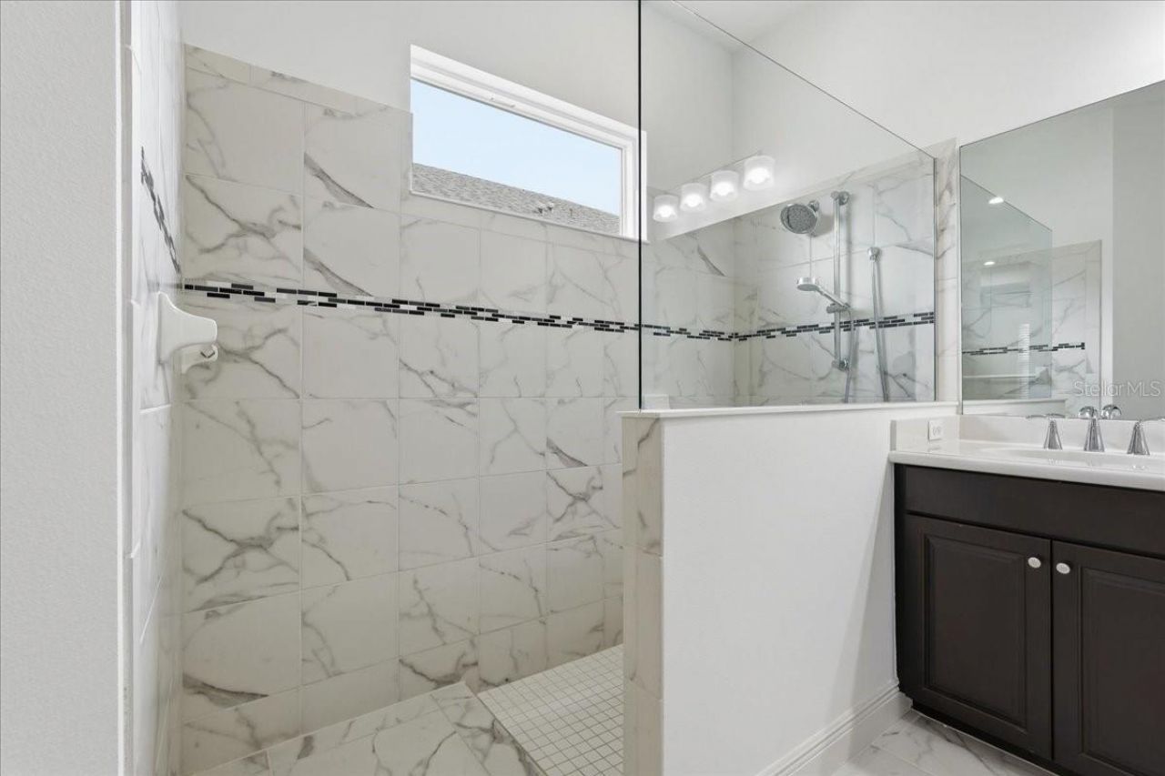 3613 Woodcliff Lake Terrace, Sarasota, FL 34243 Photo
