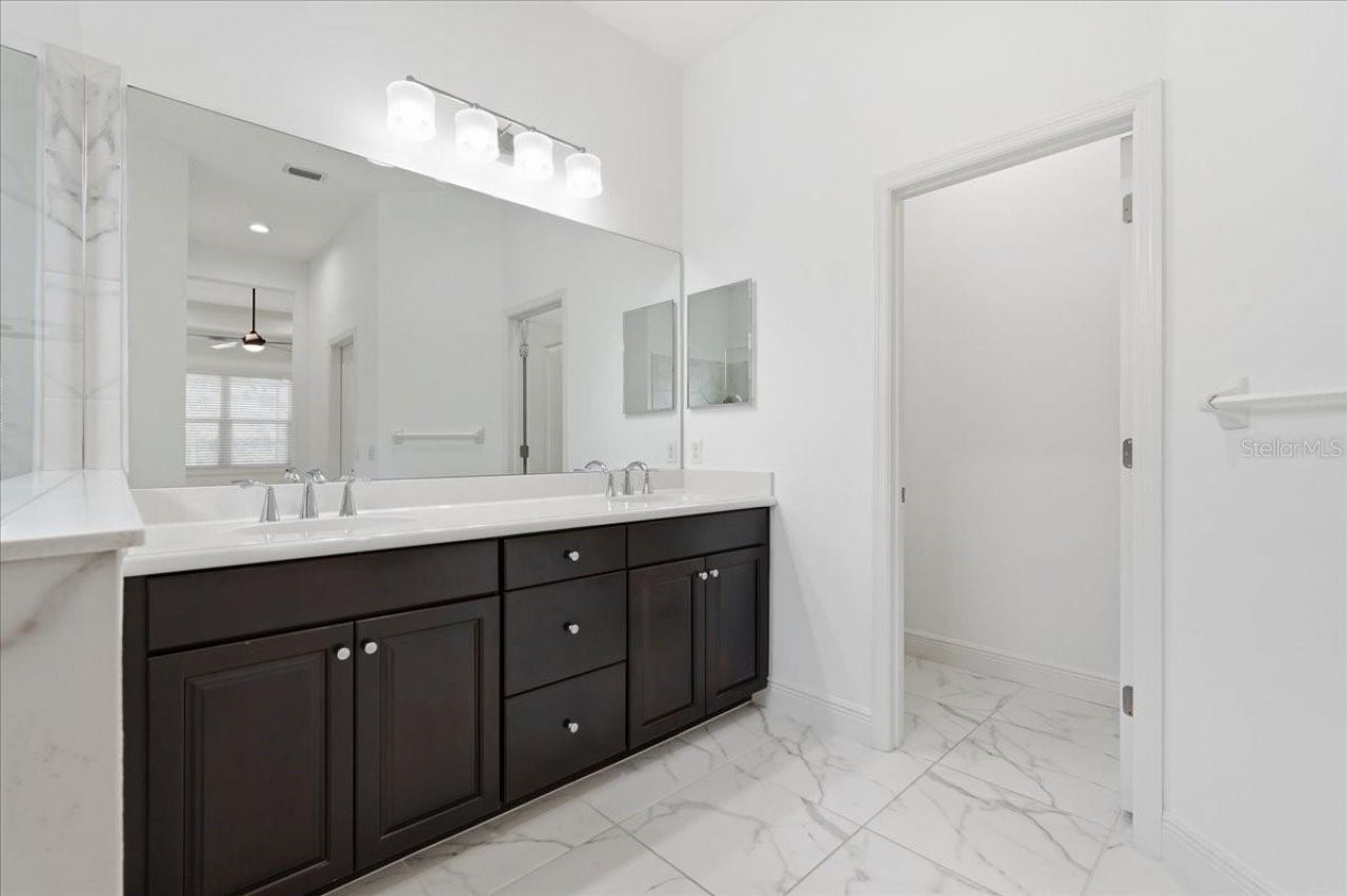 3613 Woodcliff Lake Terrace, Sarasota, FL 34243 Photo