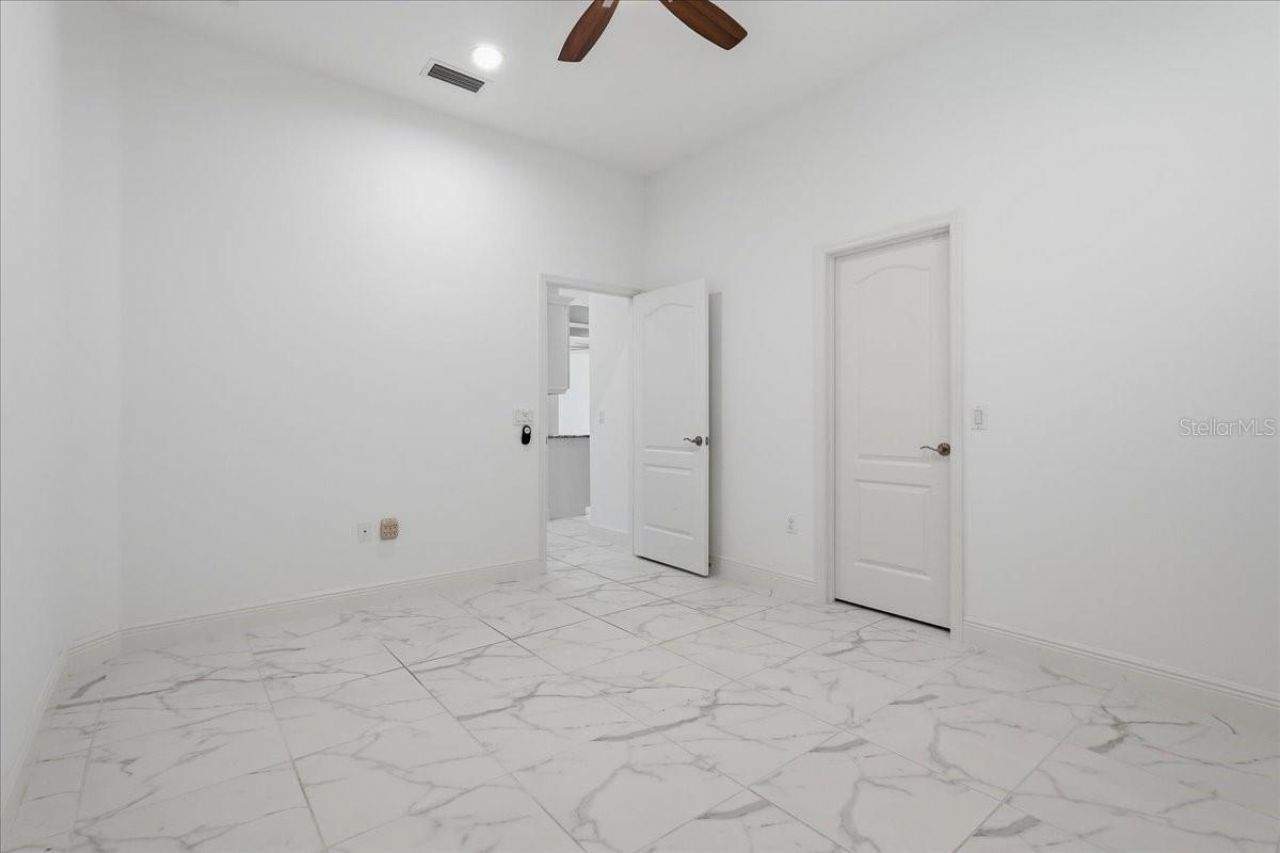 3613 Woodcliff Lake Terrace, Sarasota, FL 34243 Photo