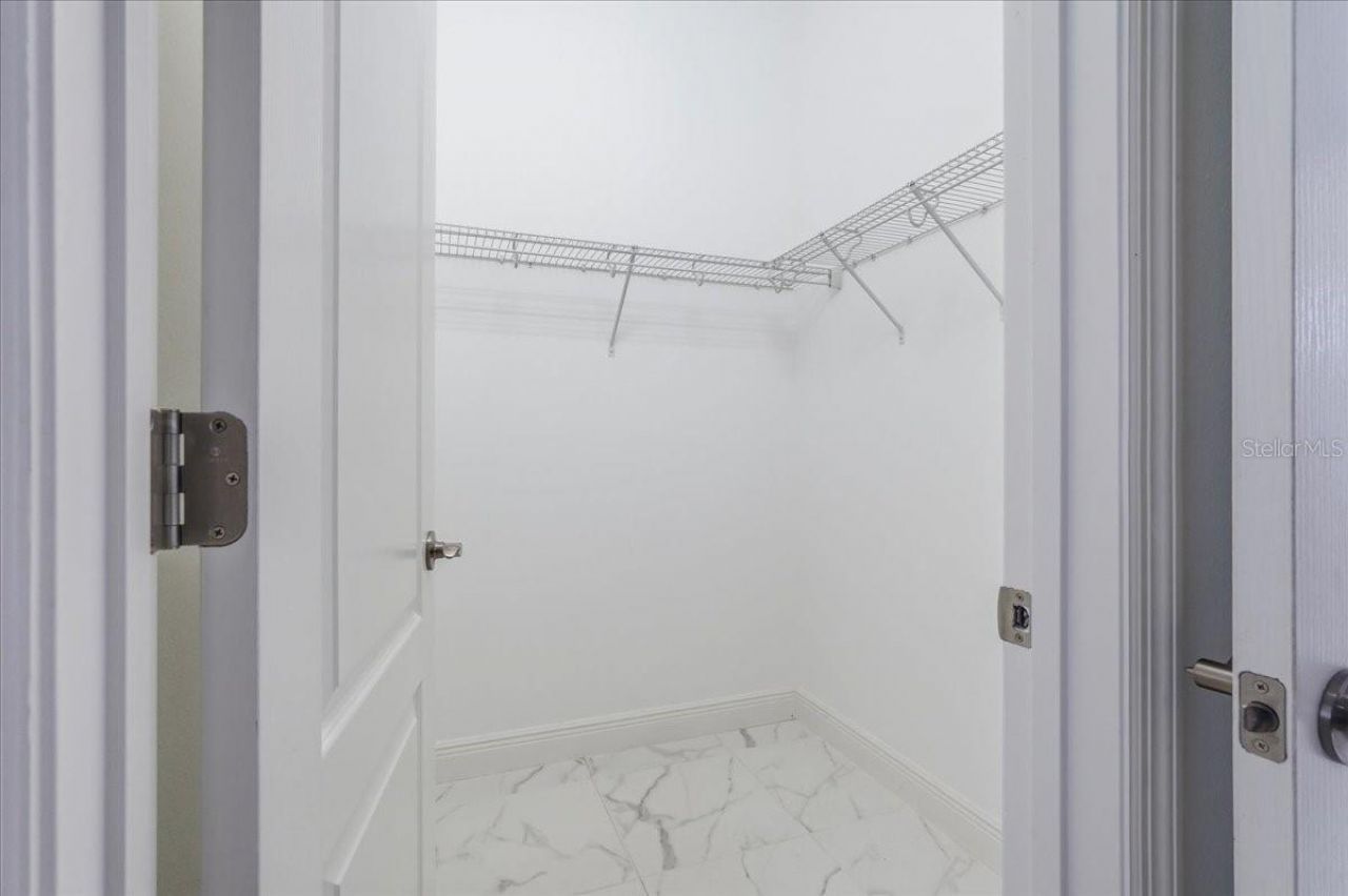 3613 Woodcliff Lake Terrace, Sarasota, FL 34243 Photo