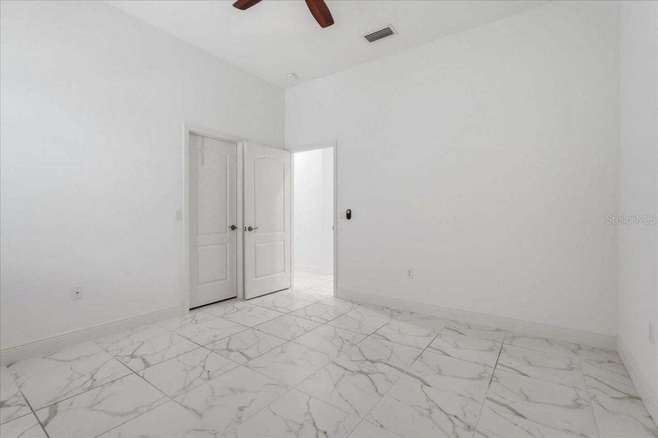3613 Woodcliff Lake Terrace, Sarasota, FL 34243 Photo