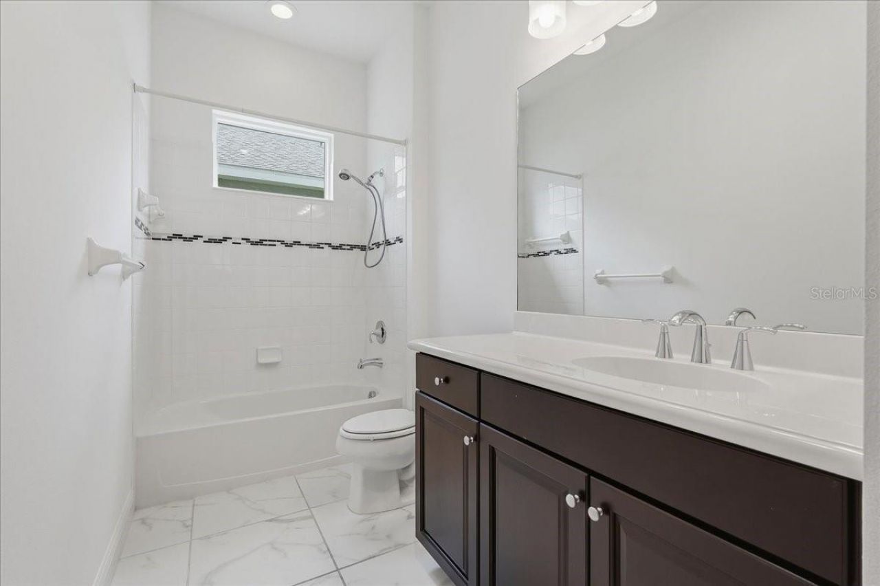 3613 Woodcliff Lake Terrace, Sarasota, FL 34243 Photo