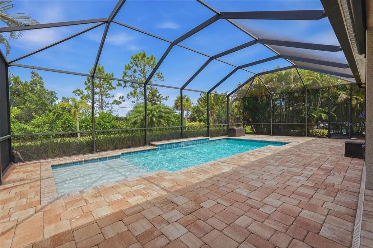 3613 Woodcliff Lake Terrace, Sarasota, FL 34243 Photo