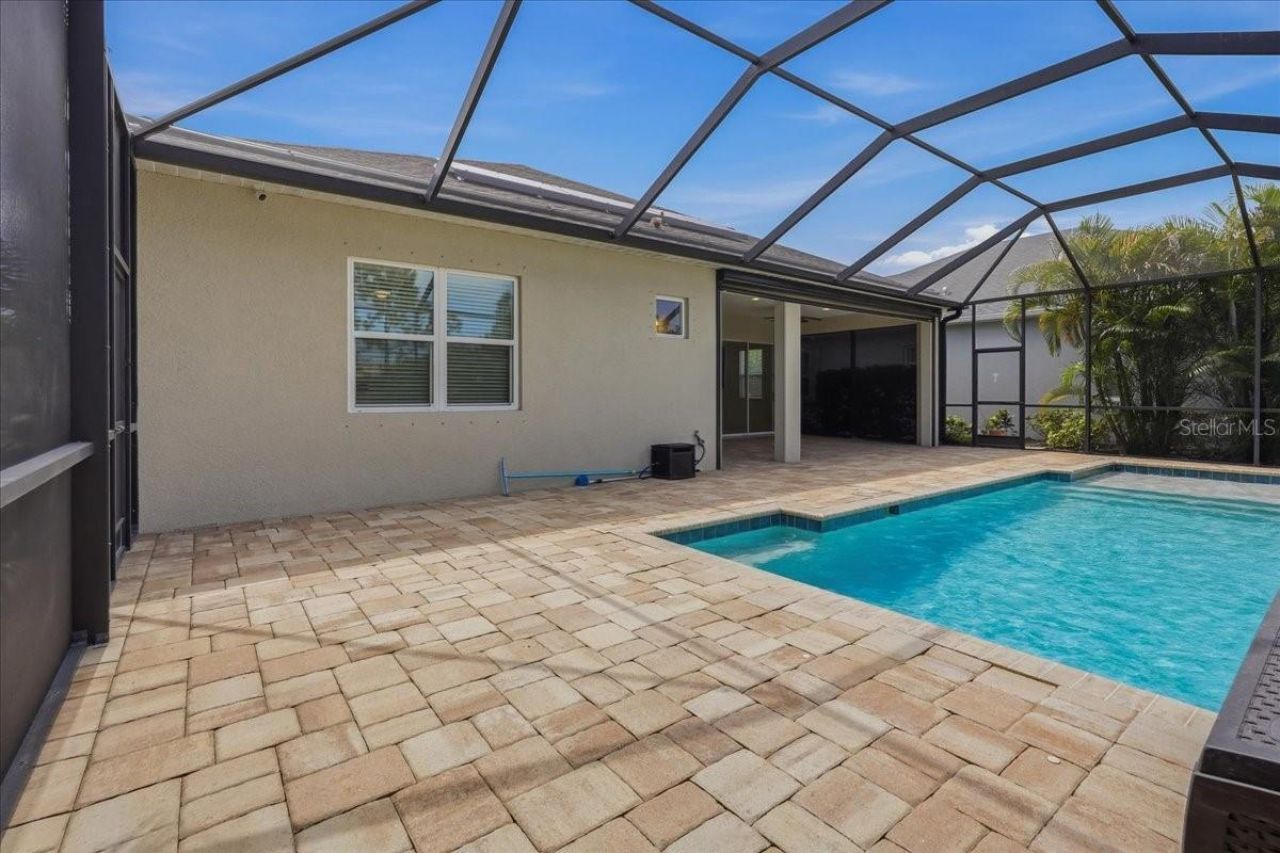 3613 Woodcliff Lake Terrace, Sarasota, FL 34243 Photo