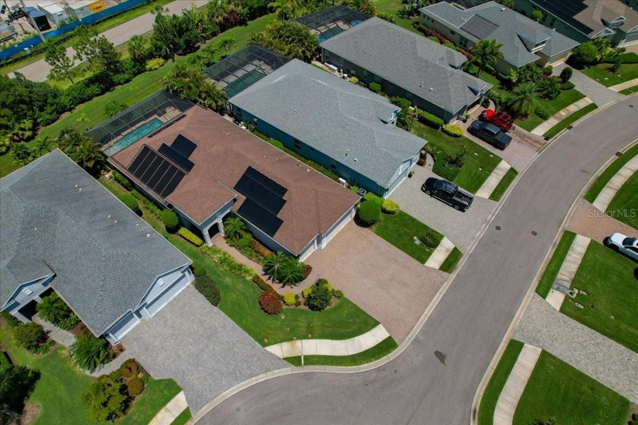 3613 Woodcliff Lake Terrace, Sarasota, FL 34243 Photo