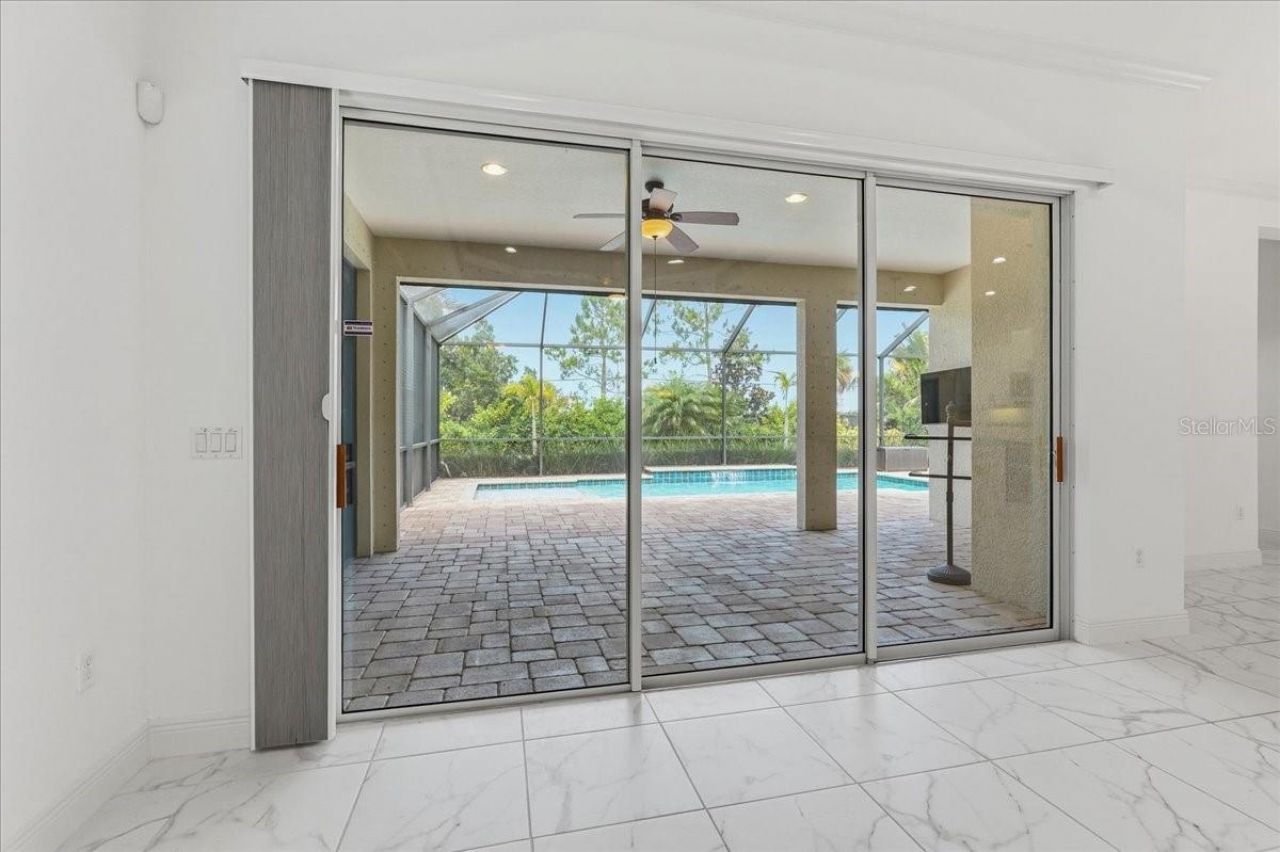 3613 Woodcliff Lake Terrace, Sarasota, FL 34243 Photo
