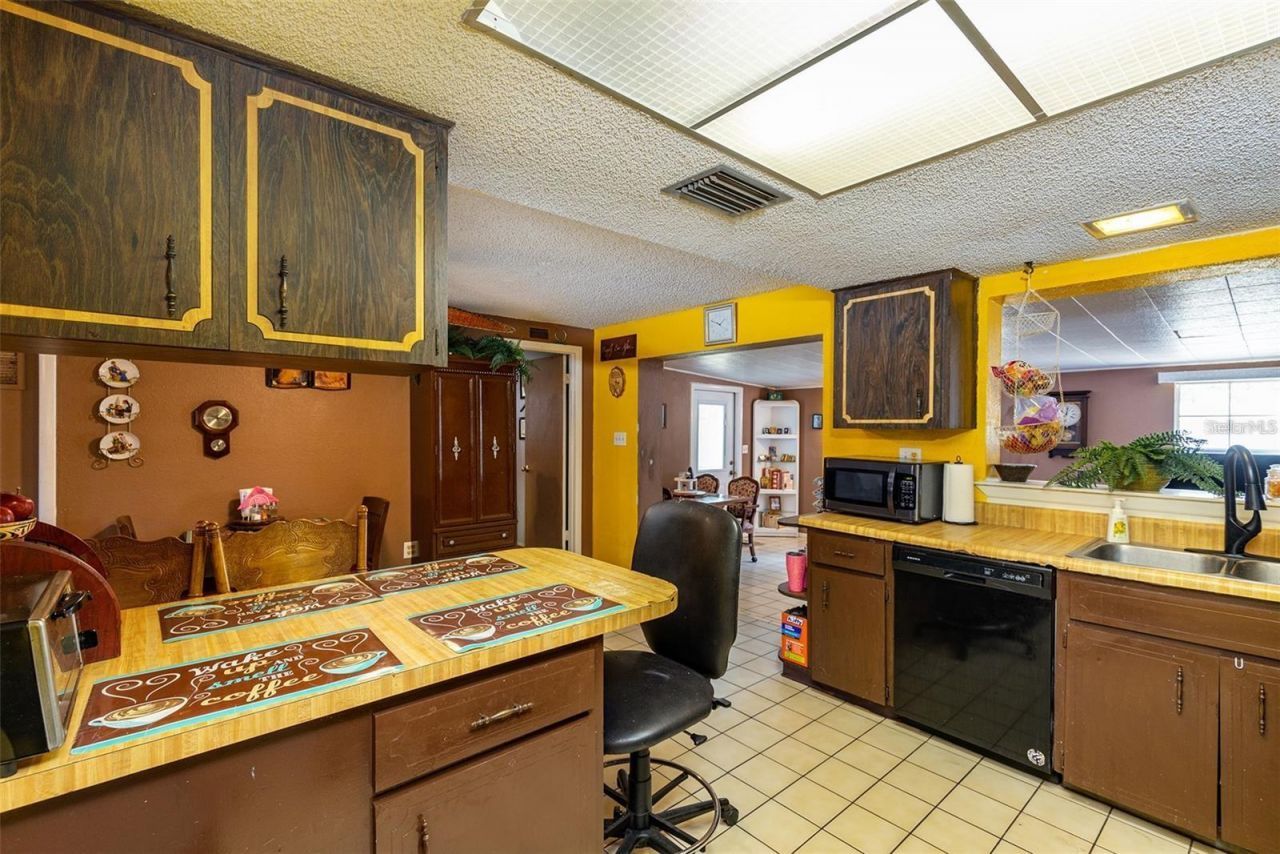 12095 102nd Avenue , Seminole, FL 33778 Photo