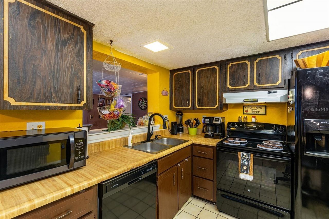 12095 102nd Avenue , Seminole, FL 33778 Photo